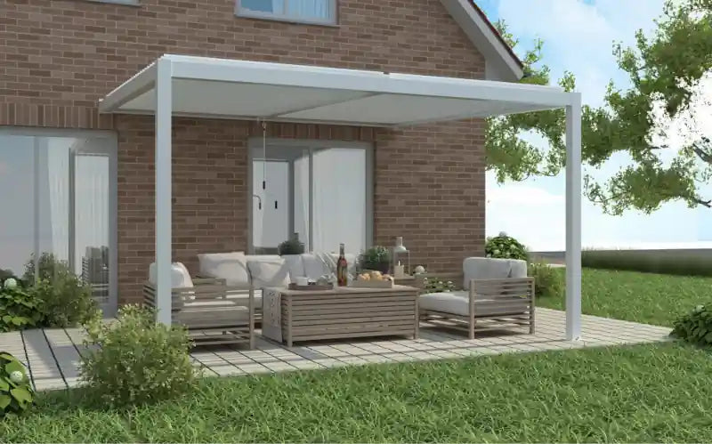 Pergola bioclimatica addossata bianca