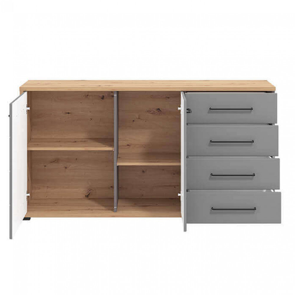 Credenza Lisabon con ante aperte, rivelando i capienti ripiani interni in truciolare bilaminato finitura rovere.