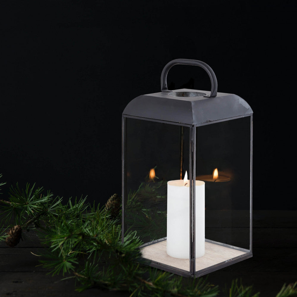 Lanterna Millicent addobbata in atmosfera Natalizia