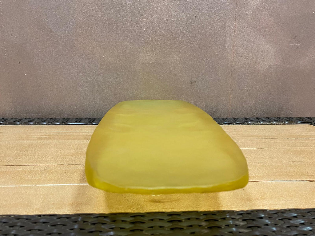 Alzata decorativa in resina.