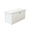 Baule da giardino New Jersey 130 in alluminio verniciato bianco, posizionato su un prato verde, che mostra il suo design elegante e funzionale | Albert Stock