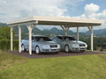 Carport doppio Esterni da Vivere in legno naturale con due auto parcheggiate sotto
