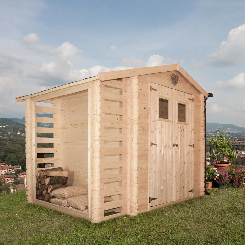 Casetata da giardino in abete grezzo con tetto spiovente e legnaia laterale integrata