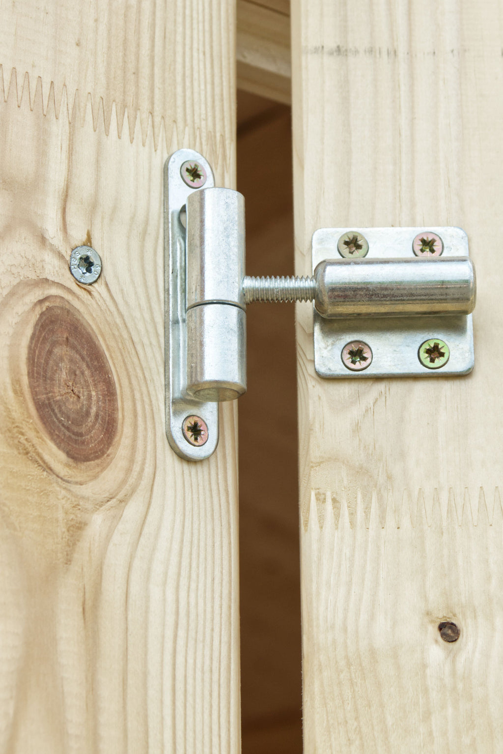 Esterni da Vivere Casetta In Legno Con Dettagli Metallici