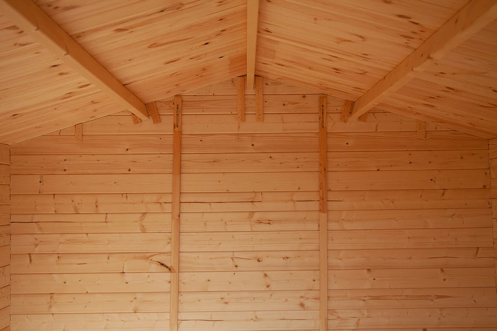 Casetta Lisa da giardino 400x400 cm in Abete Grezzo, grande superficie, doppia porta con serratura e finestra apribile., vista interna