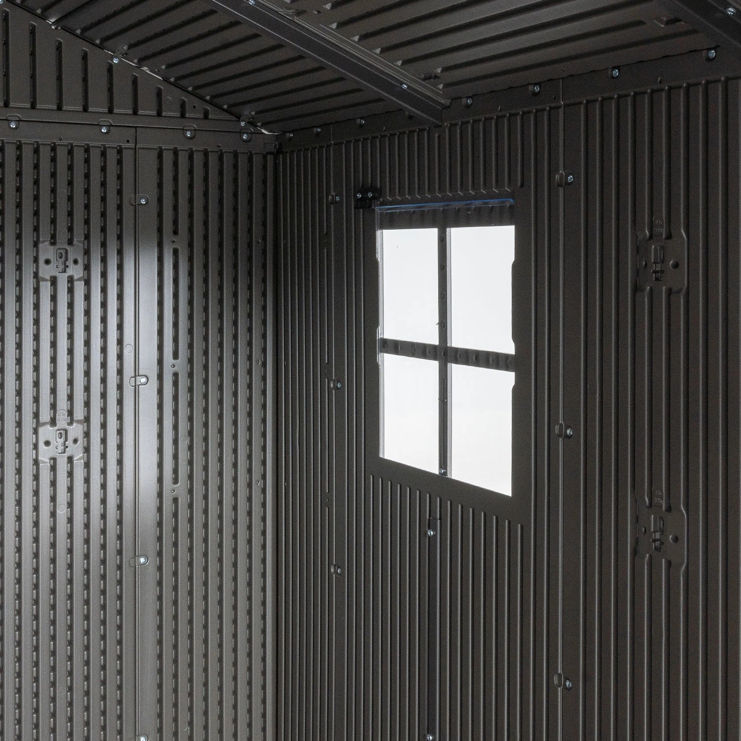 Casetta Venezia in Polietilene HDPE a doppia parete (213x213 cm) con lucernario, finestra apribile, porta rinforzata e pavimento incluso, dettaglio interno