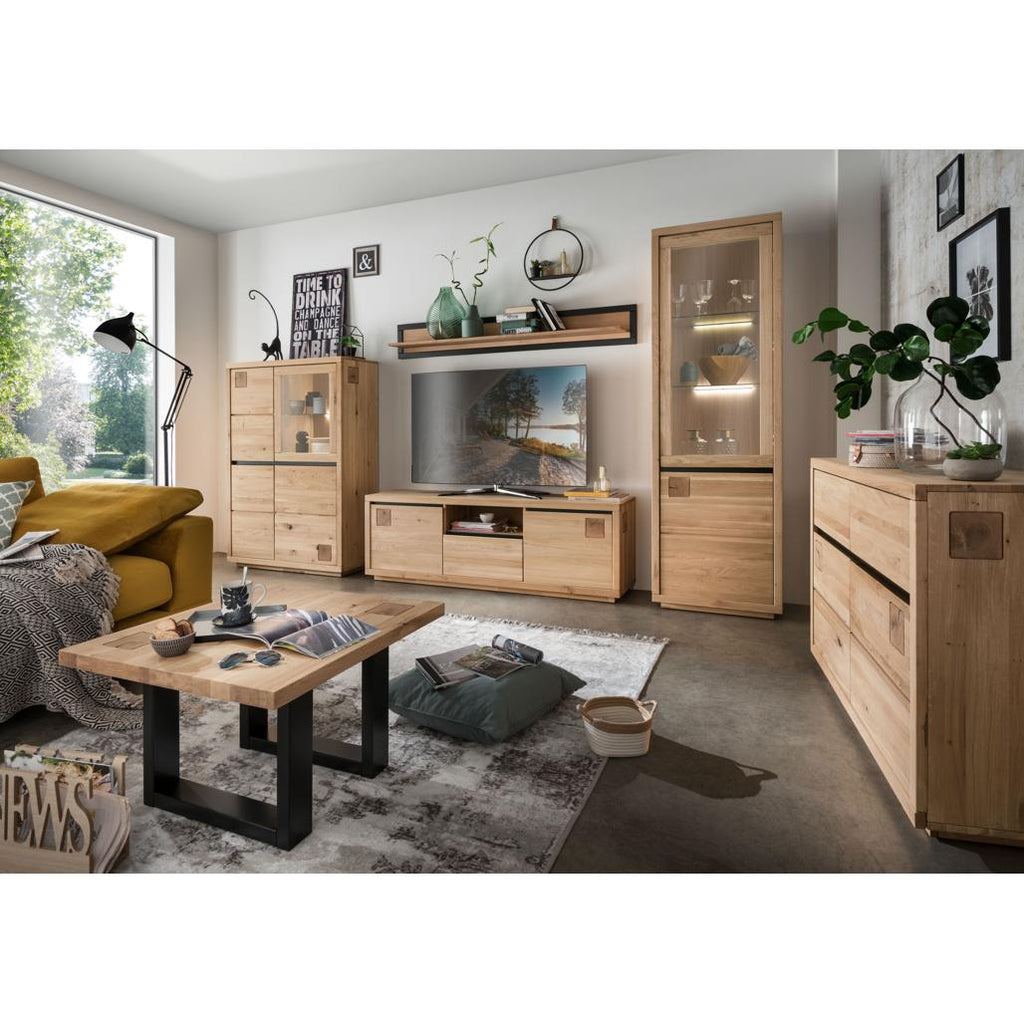 La Credenza Fende IV ambientata in un soggiorno, che ne sottolinea l'eleganza, la funzionalità e l'integrazione stilistica Vista 3 | Albert Stock