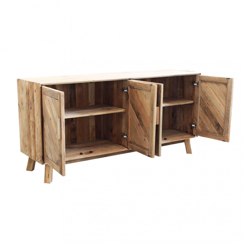 Vista della credenza Roland con le ante aperte, rivelando i capienti ripiani interni in pino riciclato.