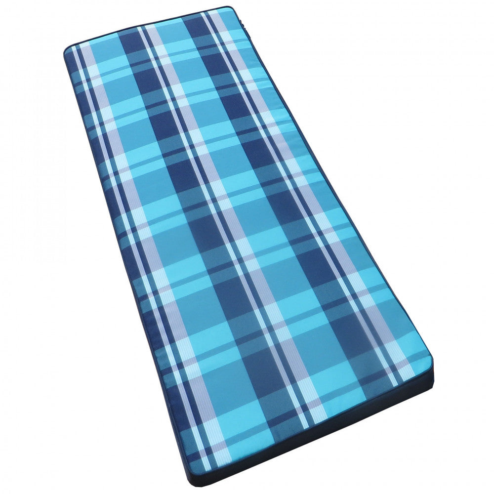 Vista completa del cuscino rettangolare Real 150 con motivo a quadri blu e azzurri.