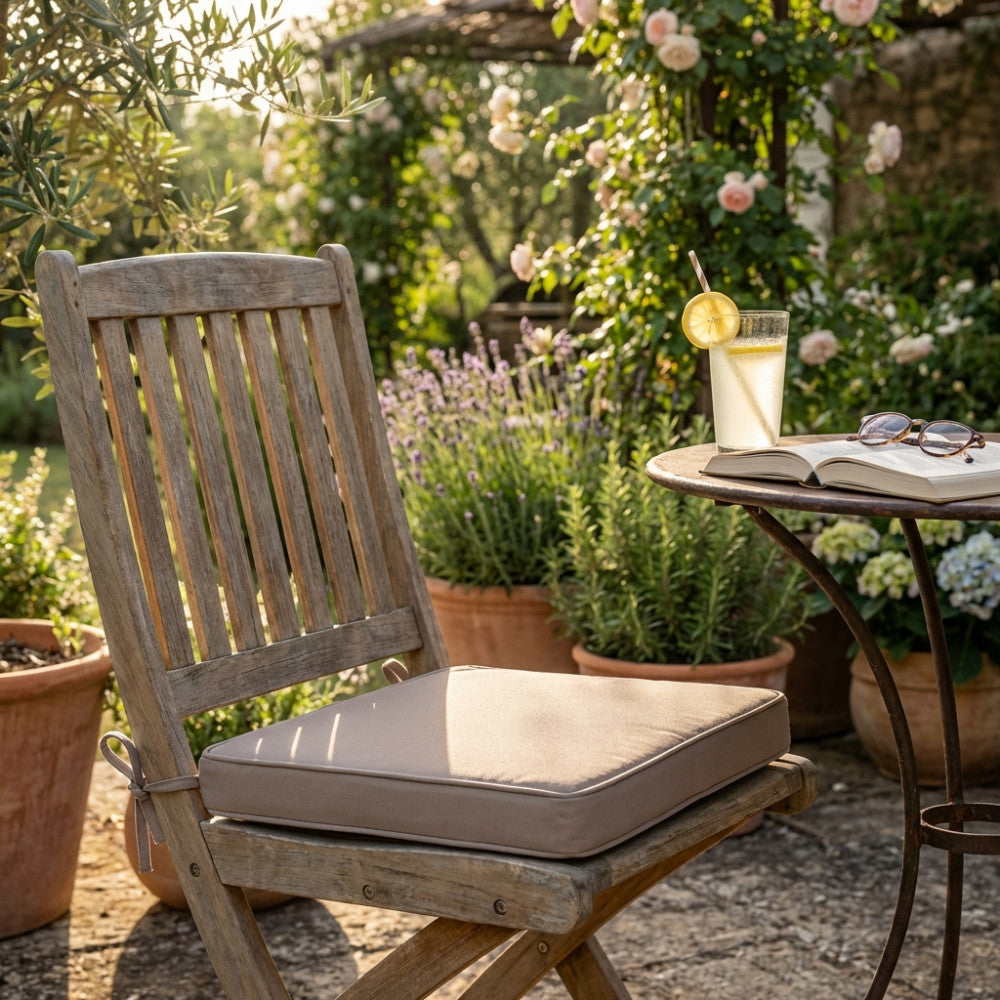 Dettaglio cuscino outdoor Cosma idrorepellente