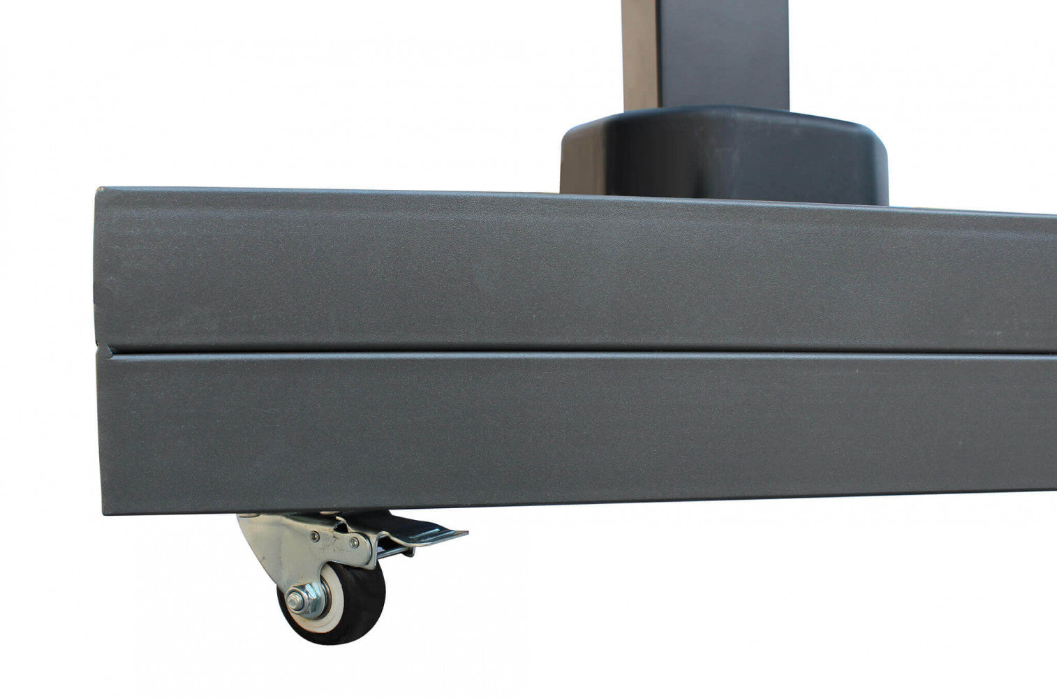 Primo piano della base con ruote dell'ombrellone da giardino Zeus, evidenziando la facilità di spostamento.