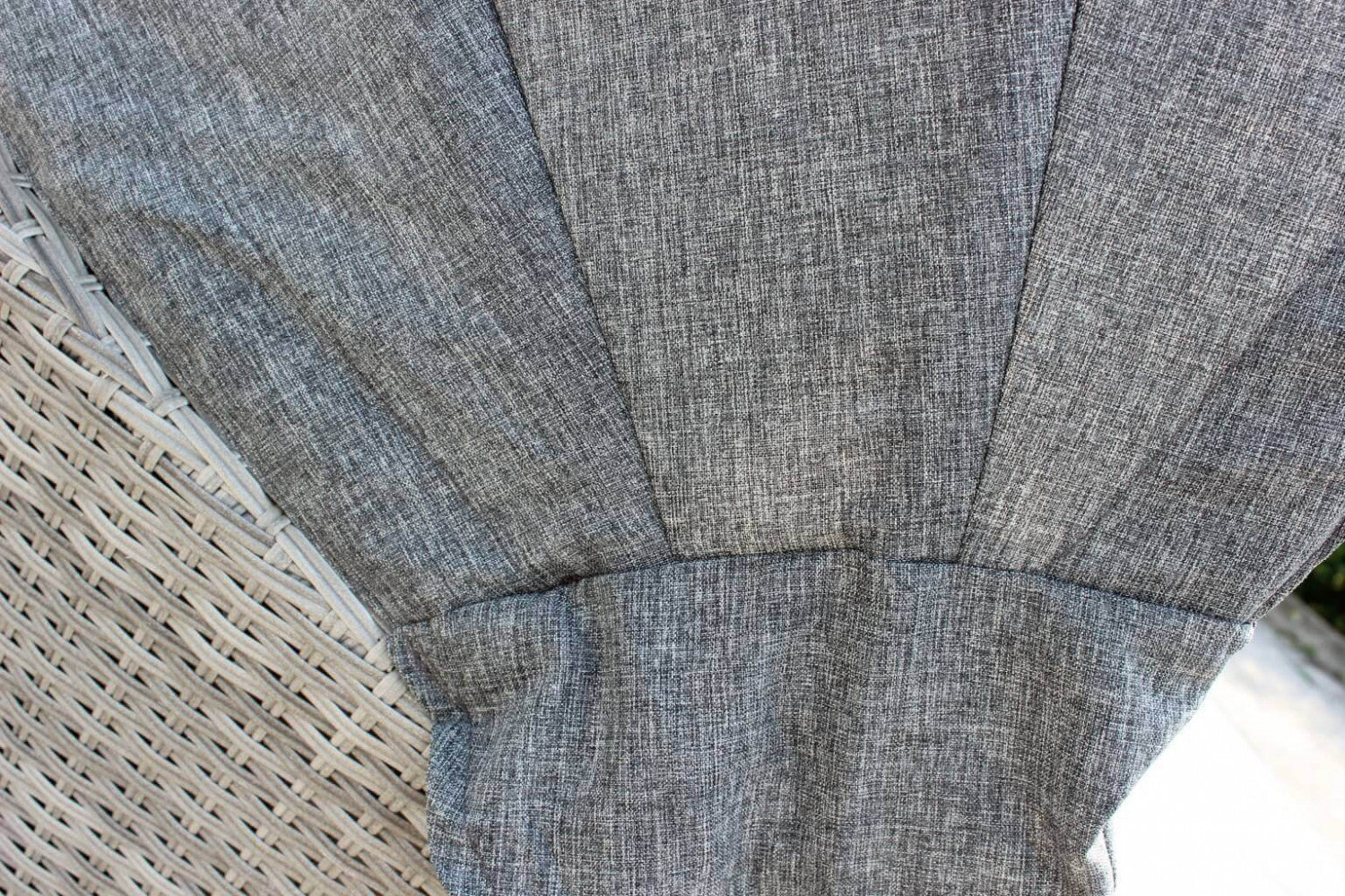 Primo piano della copertura del Conchiglione Brasile, che evidenzia la finitura del materiale con protezione UV.