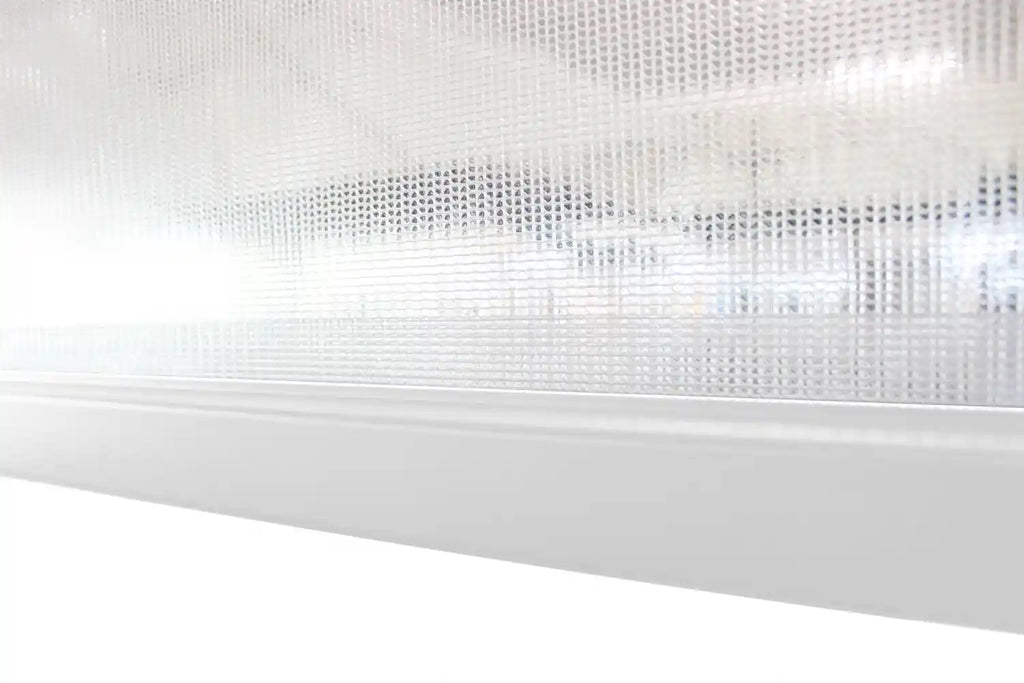 dettaglio cornice Laterale a tenda avvolgibile in PVC bianco per pergola bioclimatica lato 3 metri