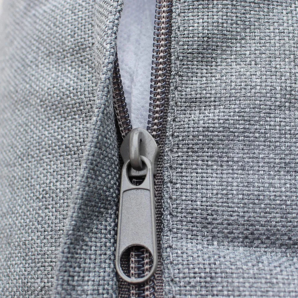 Primo piano dei cuscini sfoderabili del salotto Santo Domingo, che evidenzia la finitura e il design pulito.