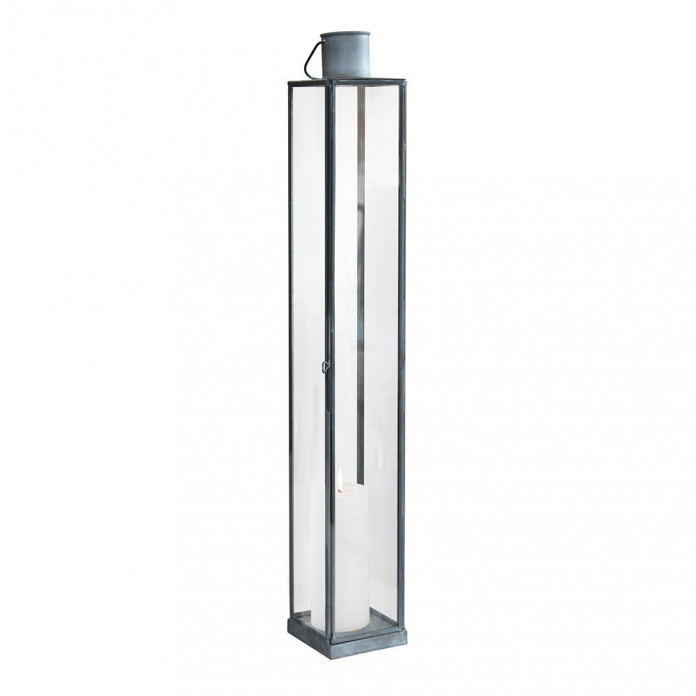 Particolare della Lanterna Kaylin Grande con candela bianca al suo interno