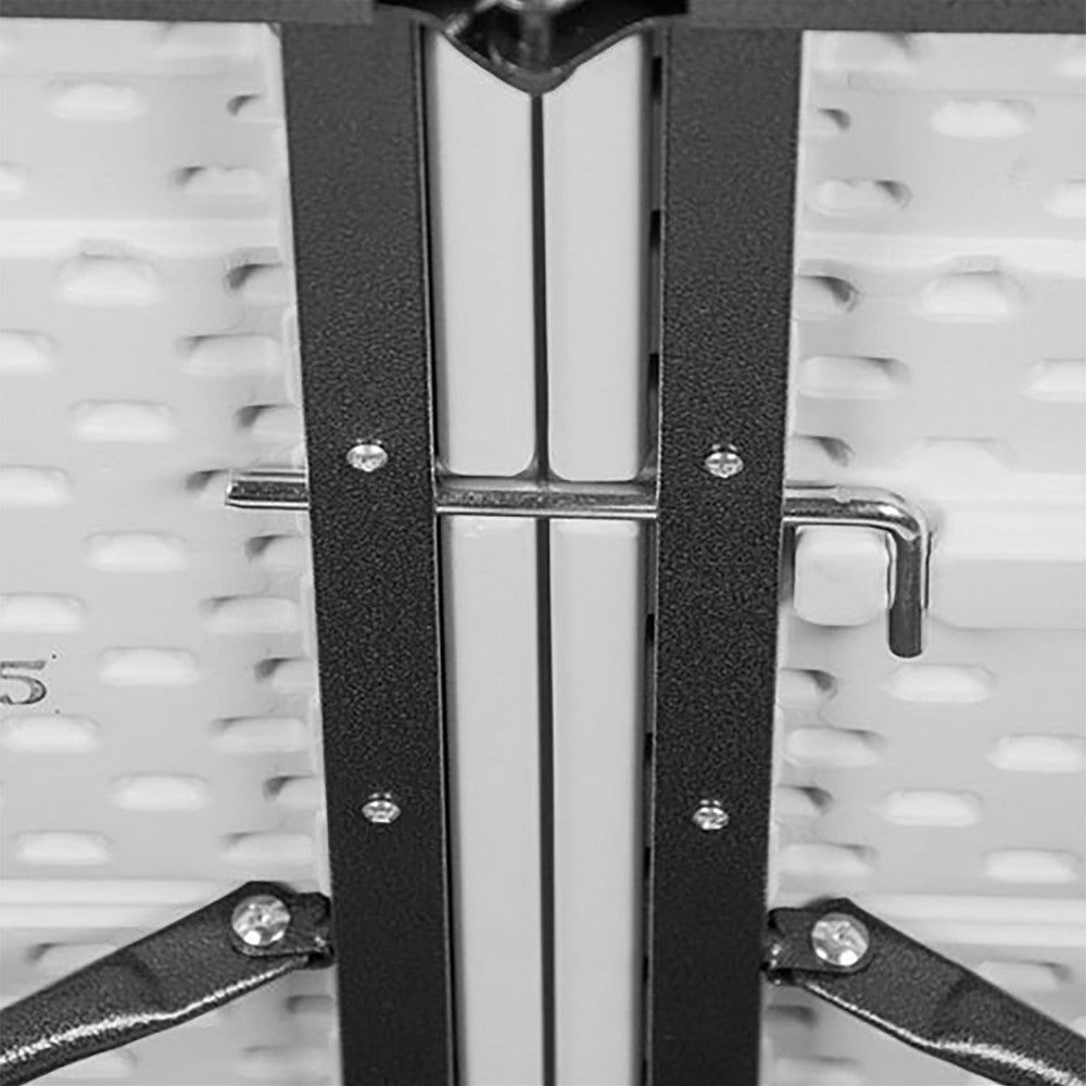 Dettaglio meccanismo interno del tavolo catering, che mostrano il meccanismo di chiusura e la finitura robusta per un uso frequente | Albert 