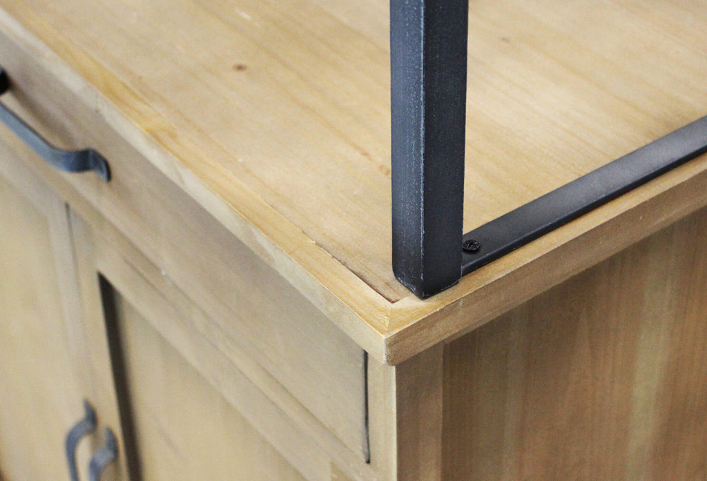 Dettaglio Mobile libreria Eugene, un complemento d'arredo robusto in metallo e legno con design contemporaneo | Albert Stock