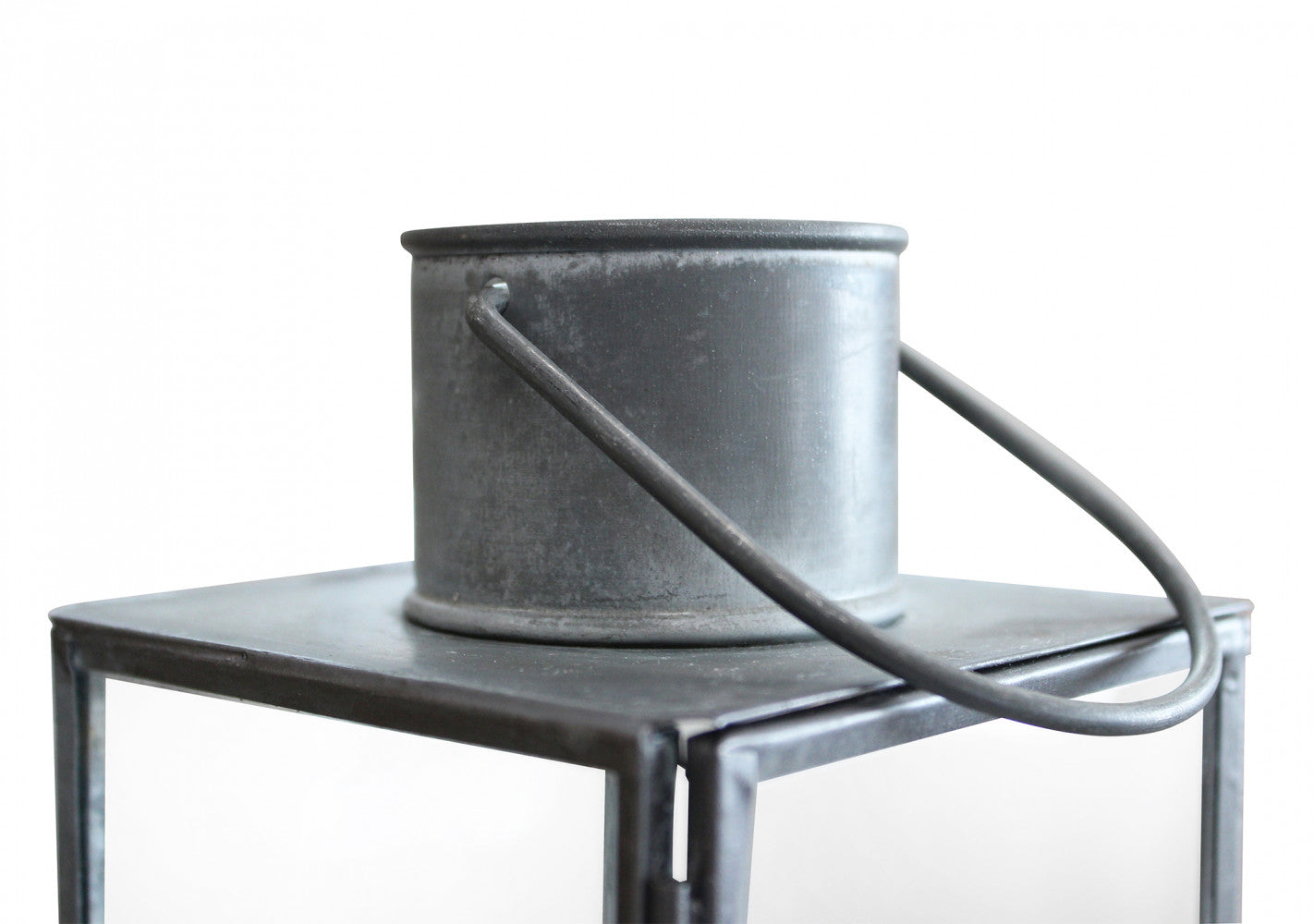 Primo piano dell'anello superiore e della struttura della Lanterna Kaylin Media.