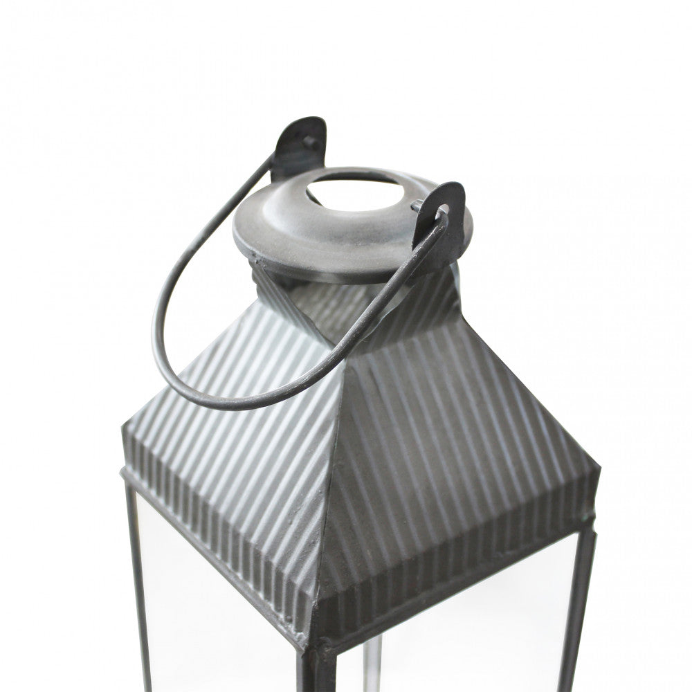 Particolare della struttura e della parte superiore della Lanterna Harmony Media con vista sul foro alto