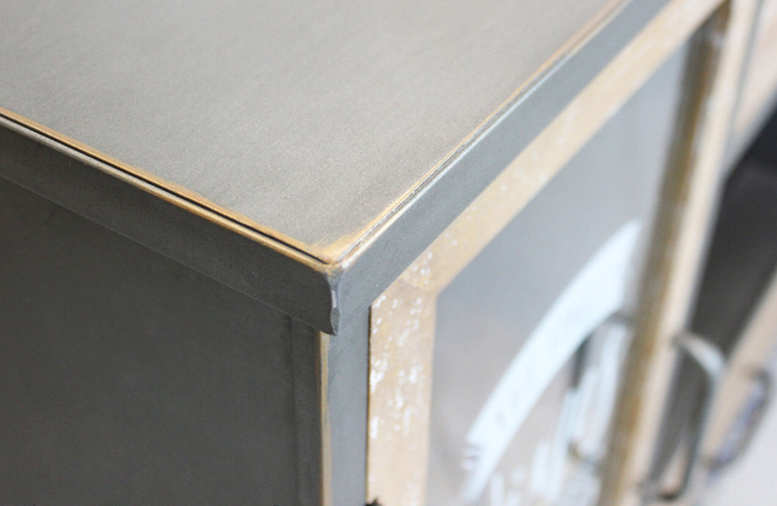 Credenza moderna Mobile Christian per soggiorno e sala da pranzo, con ampio spazio di archiviazione Dettaglio Piano | Albert Stock