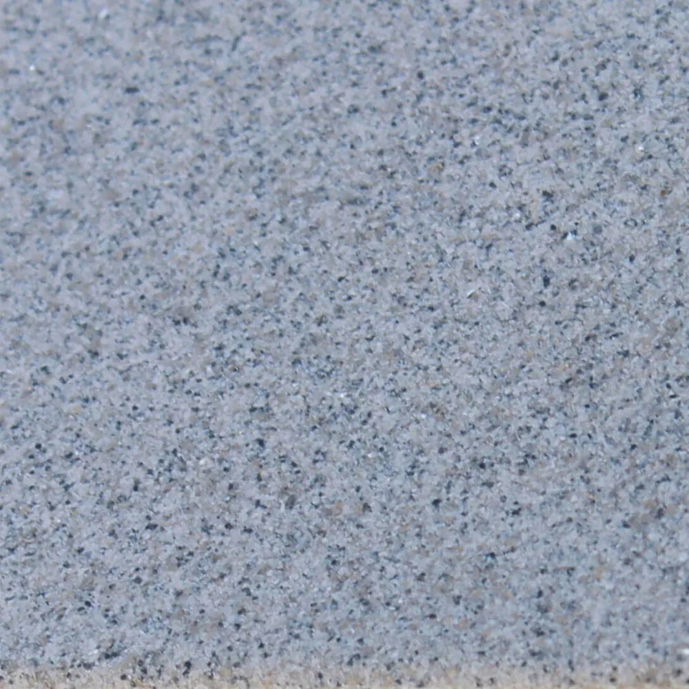 Primo piano della struttura in alluminio verniciato di una poltrona del salotto Santo Domingo, che evidenzia la finitura e il design pulito