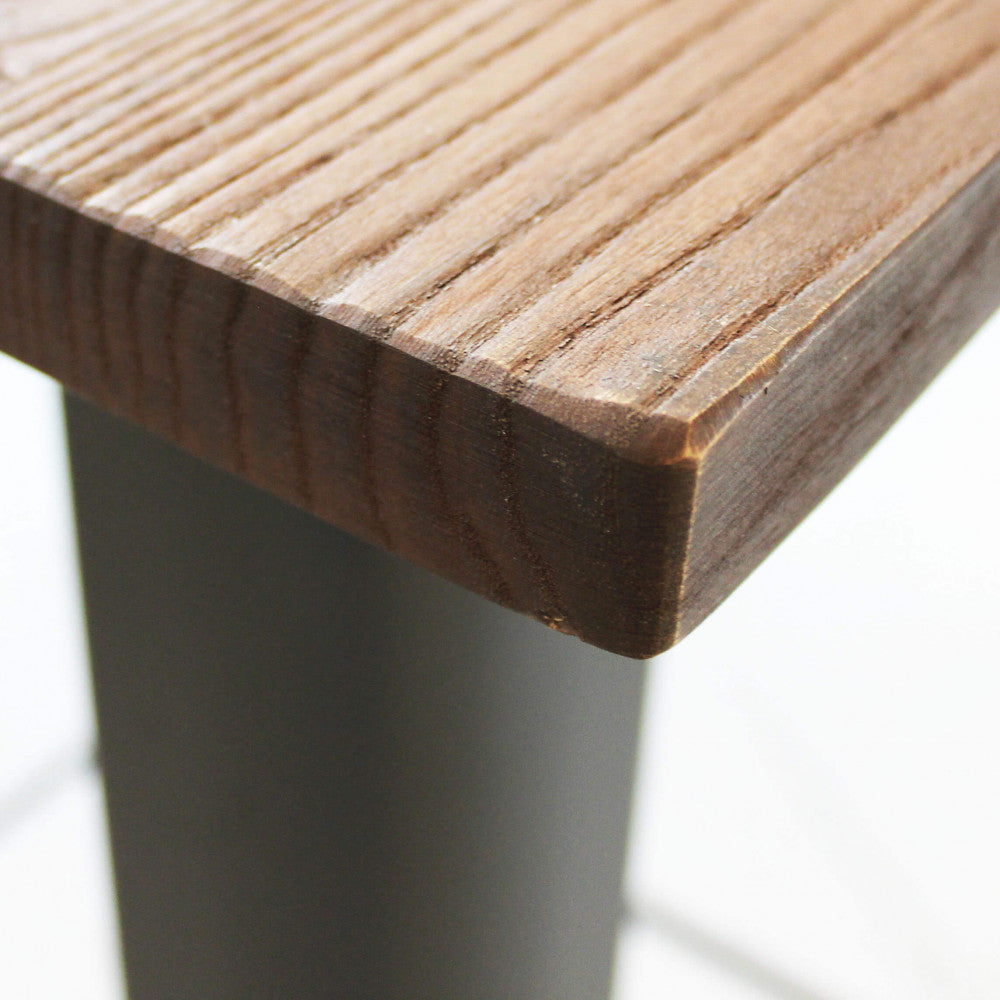 Dettaglio Seduta Tavolino alto Pordoi con design elegante e robusta struttura fissa, ideale per bar o soggiorni | Albert Stock