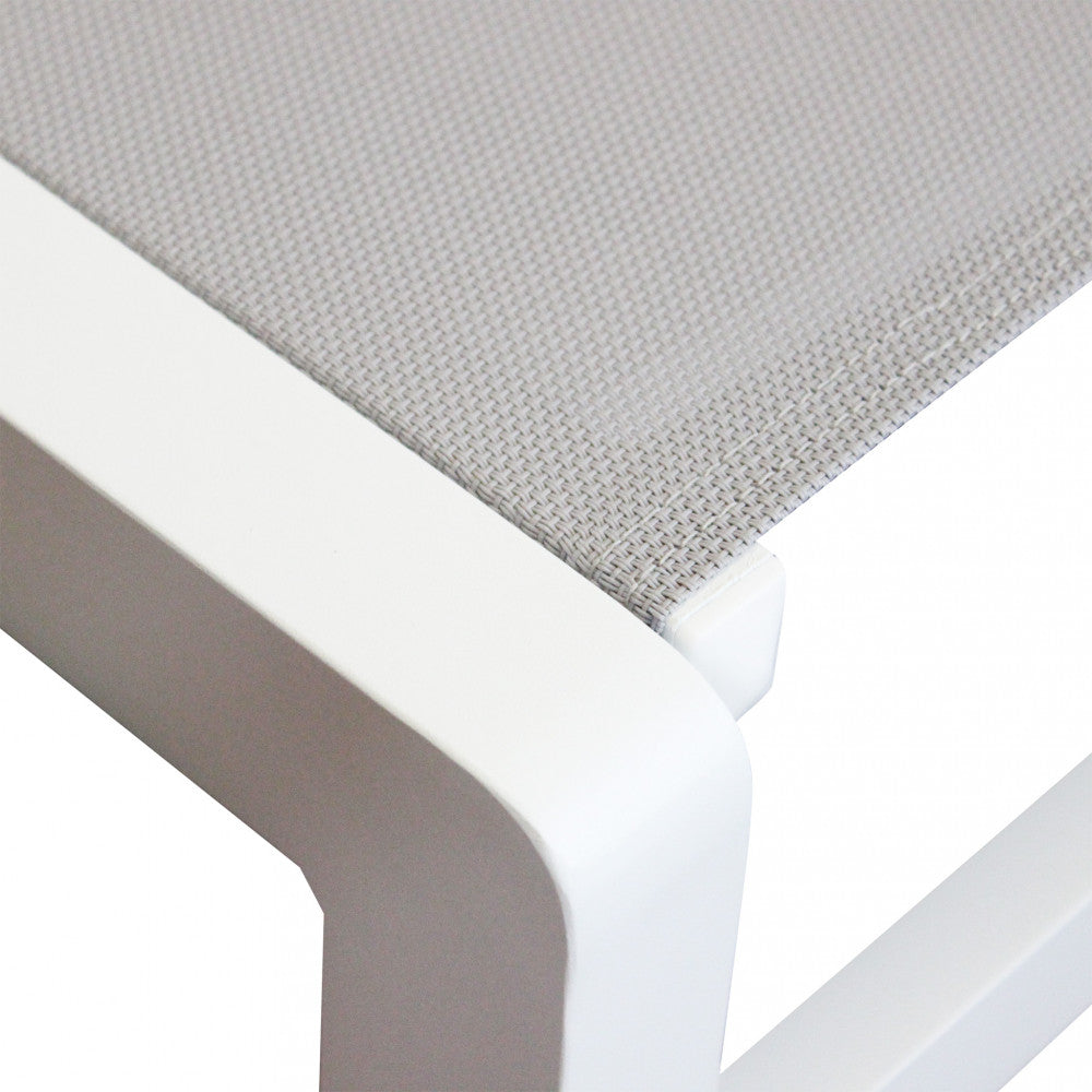 Primo piano della struttura in alluminio verniciato del lettino Madison, che mostra la robustezza e la finitura.