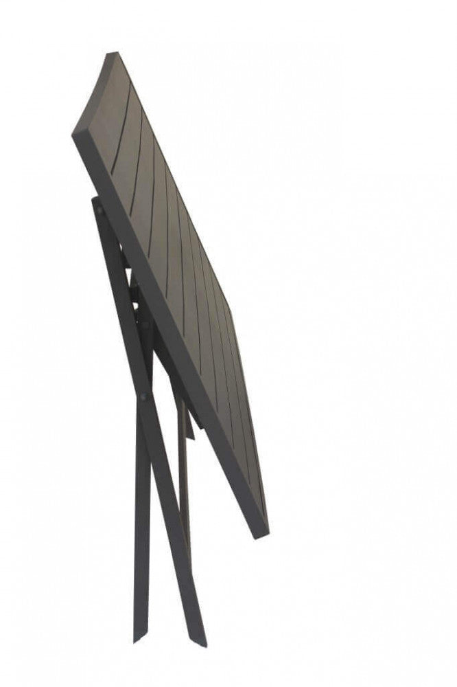 Dettaglio del Tavolo Alabama Richiuso, struttura robusta e design moderno per arredare con stile gli spazi esterni | Albert Stock