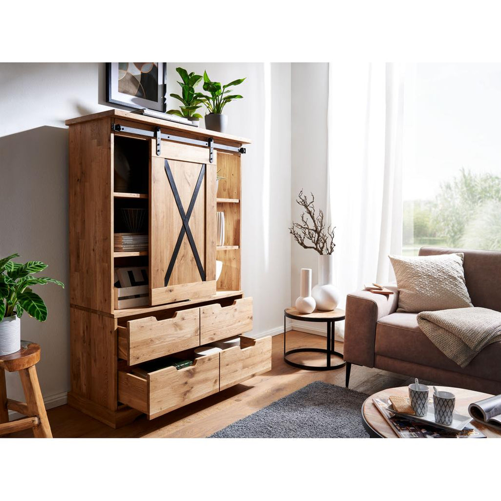 Primo piano del dettaglio dell'anta della vetrina Nyks I, evidenziando il segno metallico a "X" e il binario metallico | Albert Stock