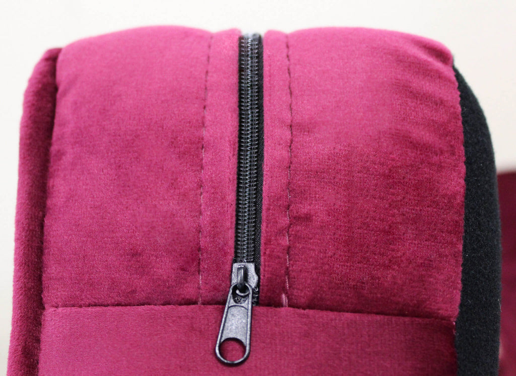 Dettaglio velluto bordeaux del divano 3 posti Chandler by Albert, texture e colore