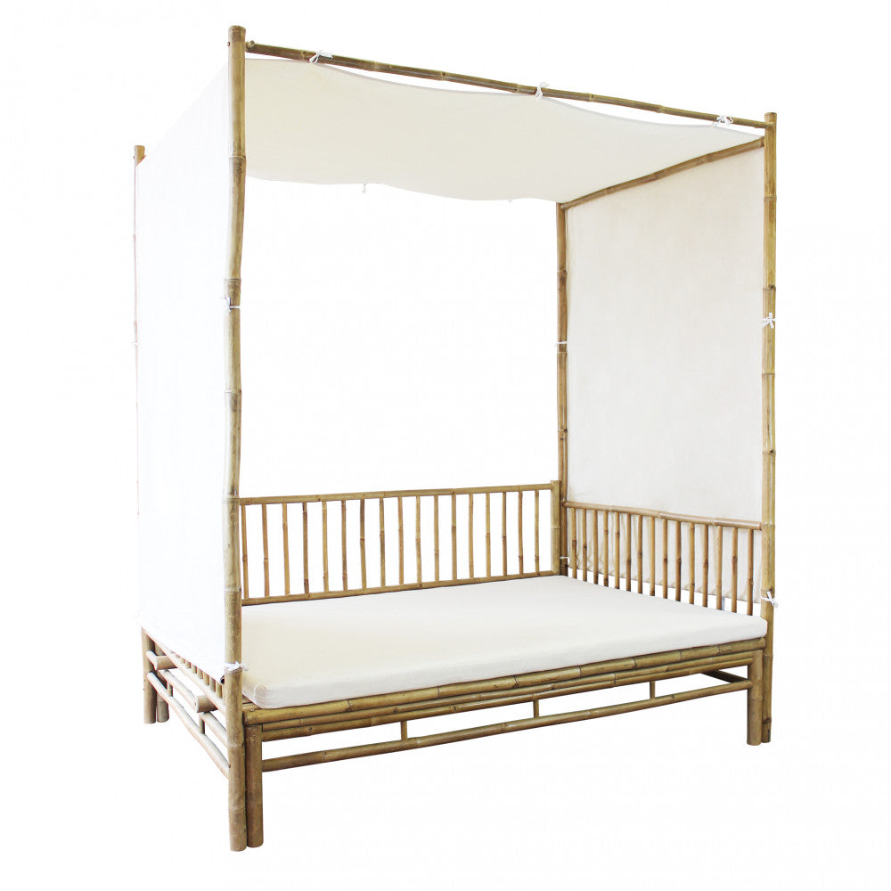 Divano letto Manhattan in legno con struttura a baldacchino e cuscino bianco, isolato su sfondo bianco.