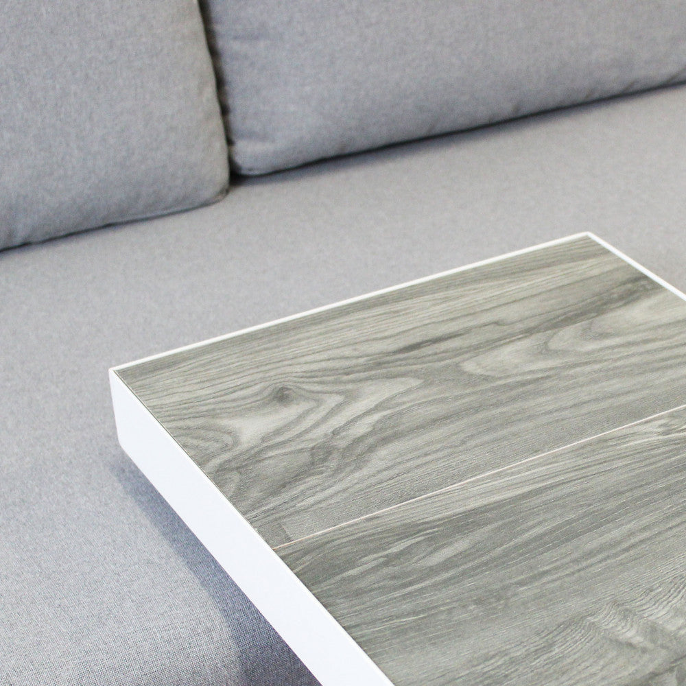 Dettaglio della struttura in alluminio e del rivestimento in poliestere del Divano Komodo