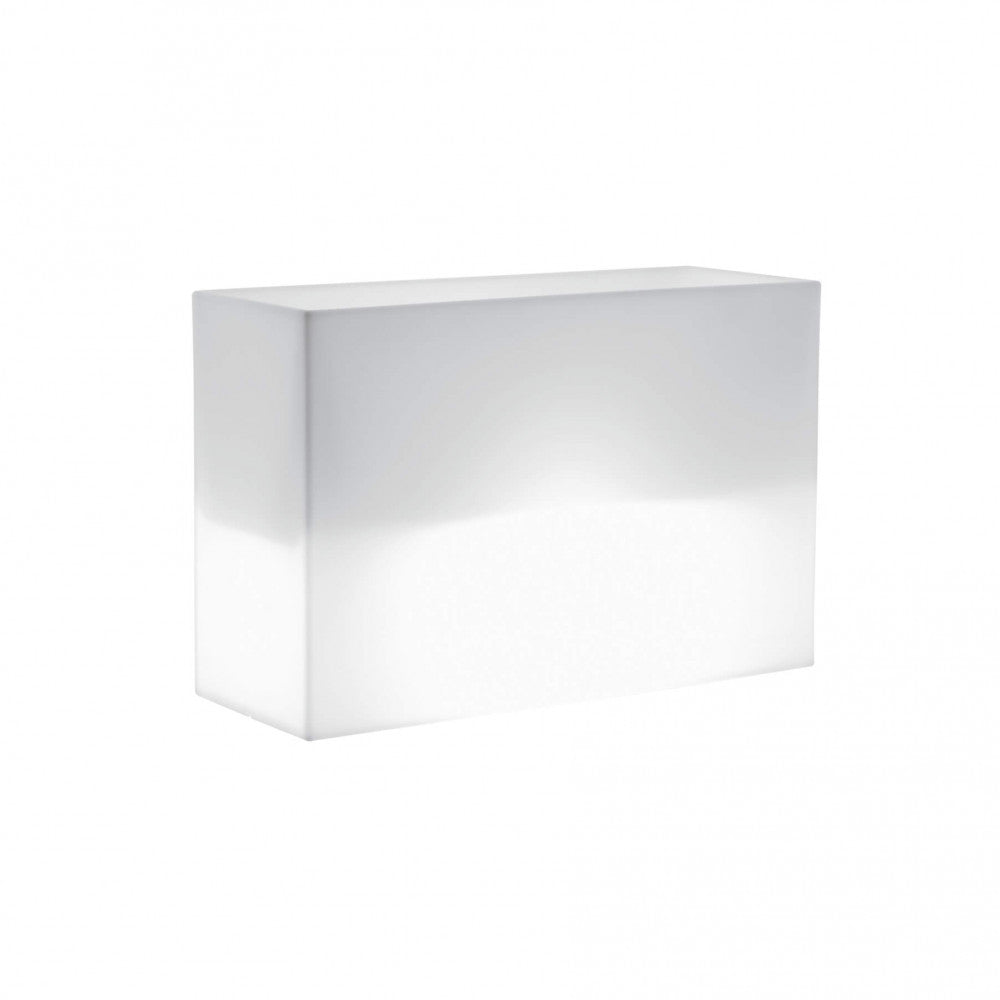 Fioriera rettangolare SCULPTOR in polipropilene bianco, illuminata dall'interno, vista isolata su sfondo neutro.