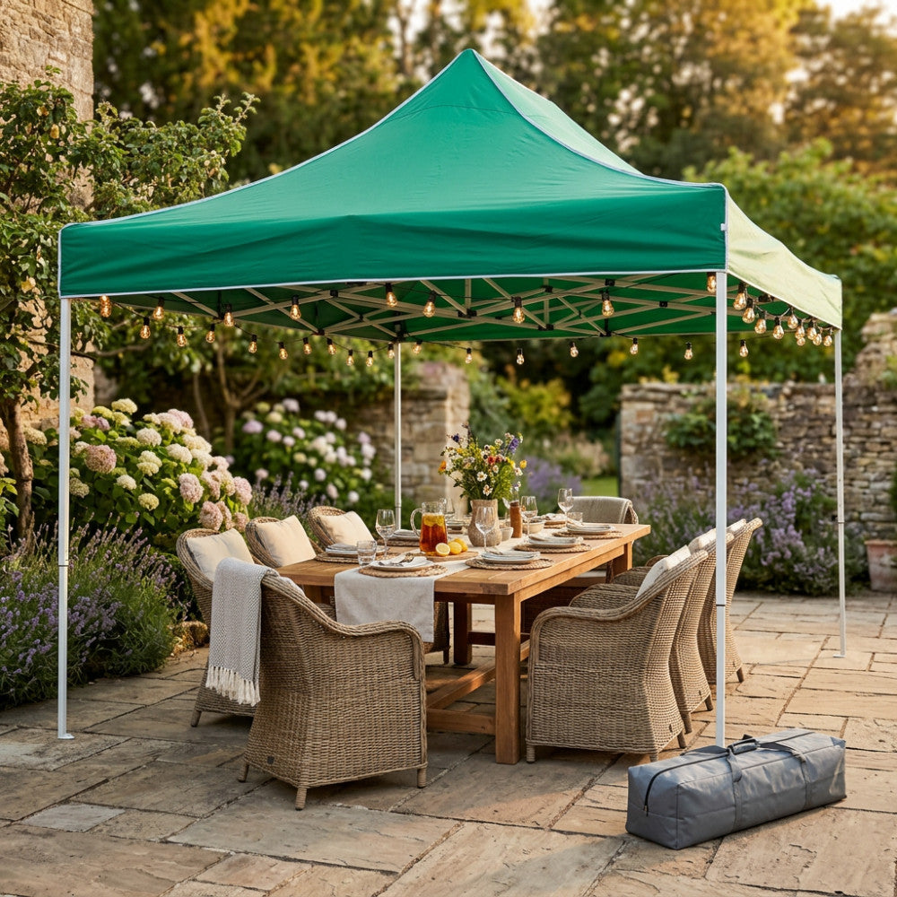 Dettaglio gazebo Cosma con luci decorative