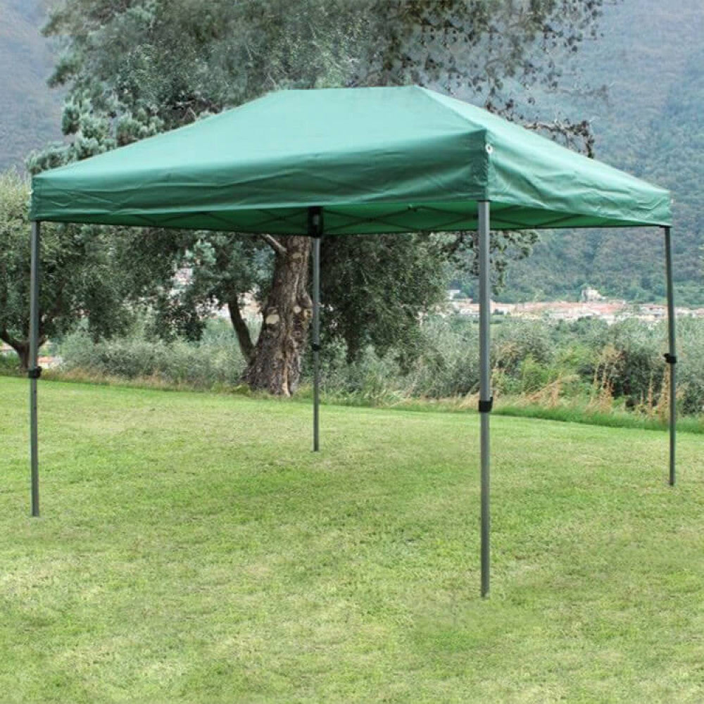 Gazebo Cosma Holiday verde montato su prato