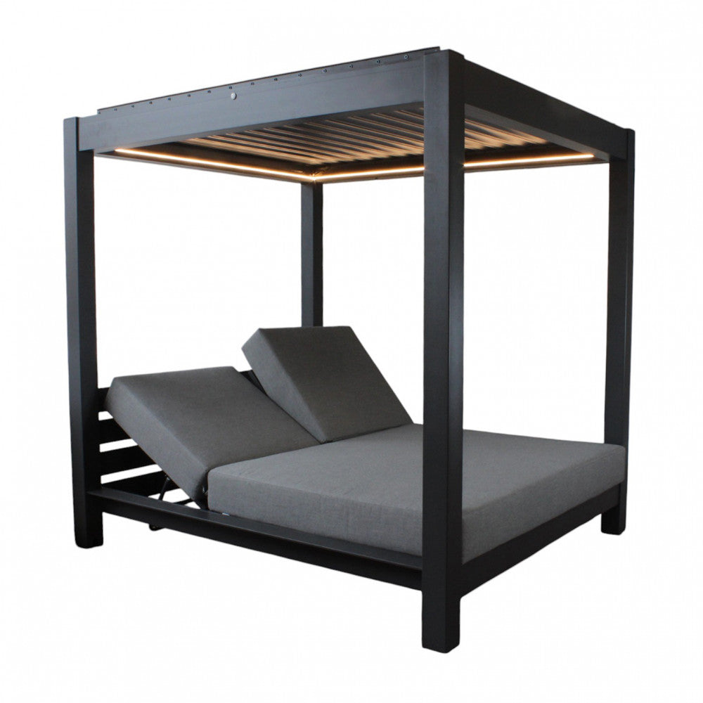 Gazebo letto moderno isolato su sfondo bianco, mostrando la struttura robusta.