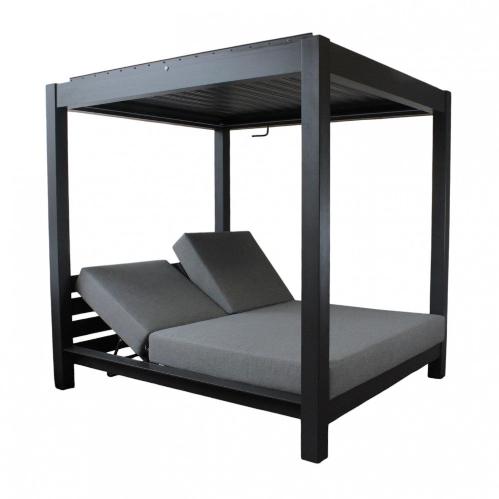 Angolazione laterale del gazebo letto Boa Vista con schienali reclinabili.