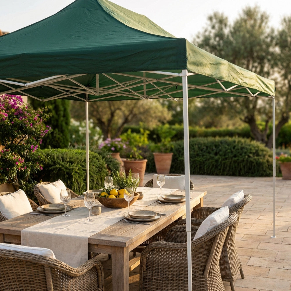 Dettaglio della struttura in acciaio bianco del gazebo Cosma Modello GA802079-VRD