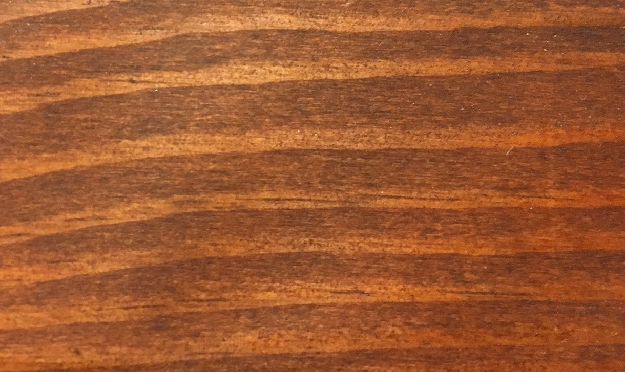 Dettaglio venature del legno trattato con impregnante castagno Losa Esterni da vivere