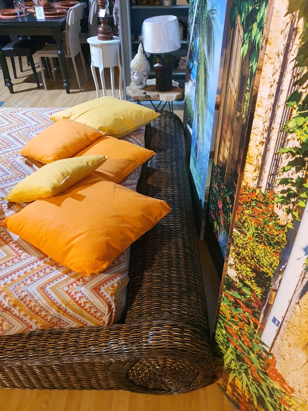 Letto matrimoniale tatami di design giapponese.