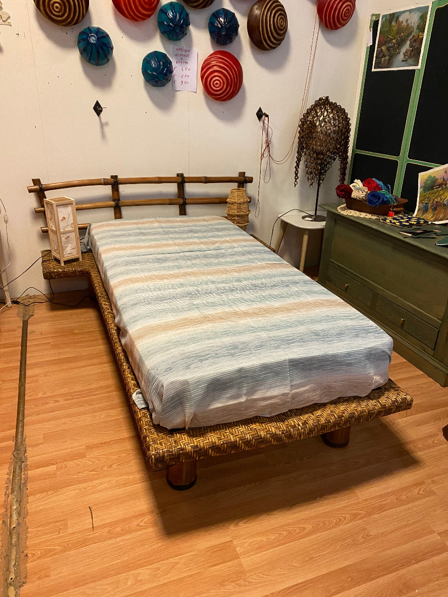Letto singolo ecologico in bambù.