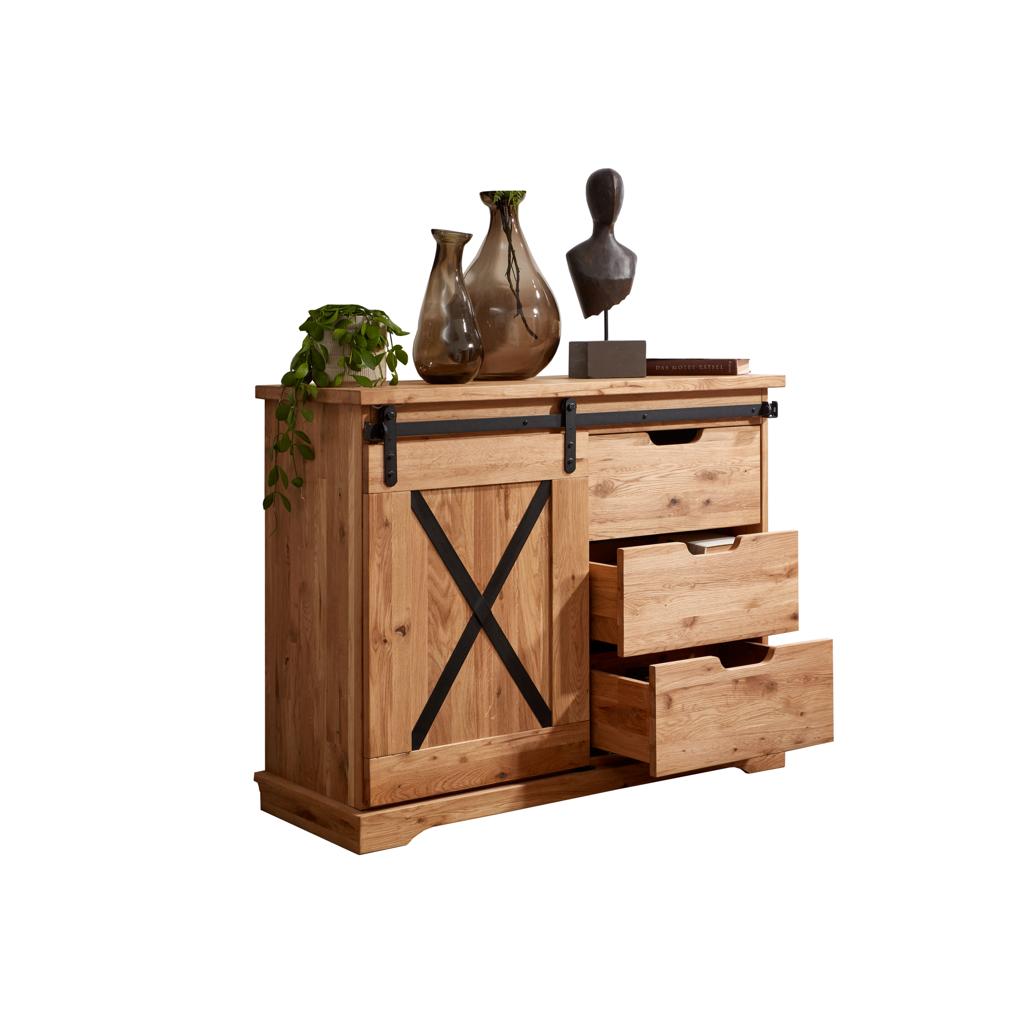 Vista degli spaziosi cassetti e dei vani interni della madia Nyks I, mostrando le opzioni di archiviazione | Albert Stock