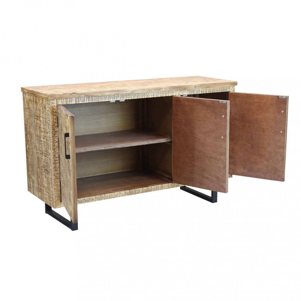 Credenza Benson con due ante aperte, rivelando l'ampio spazio di archiviazione interno.