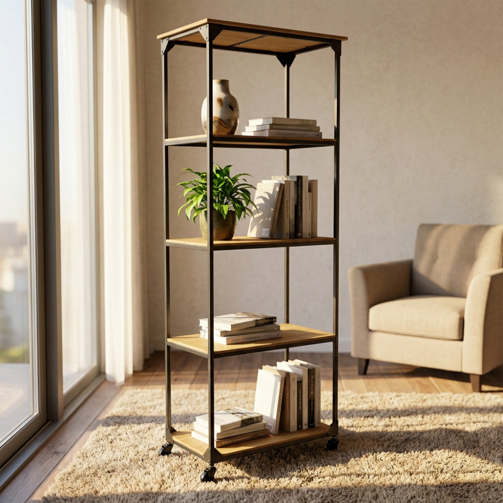 Libreria industriale Britton posizionata accanto a una grande finestra, illuminata dalla luce naturale.