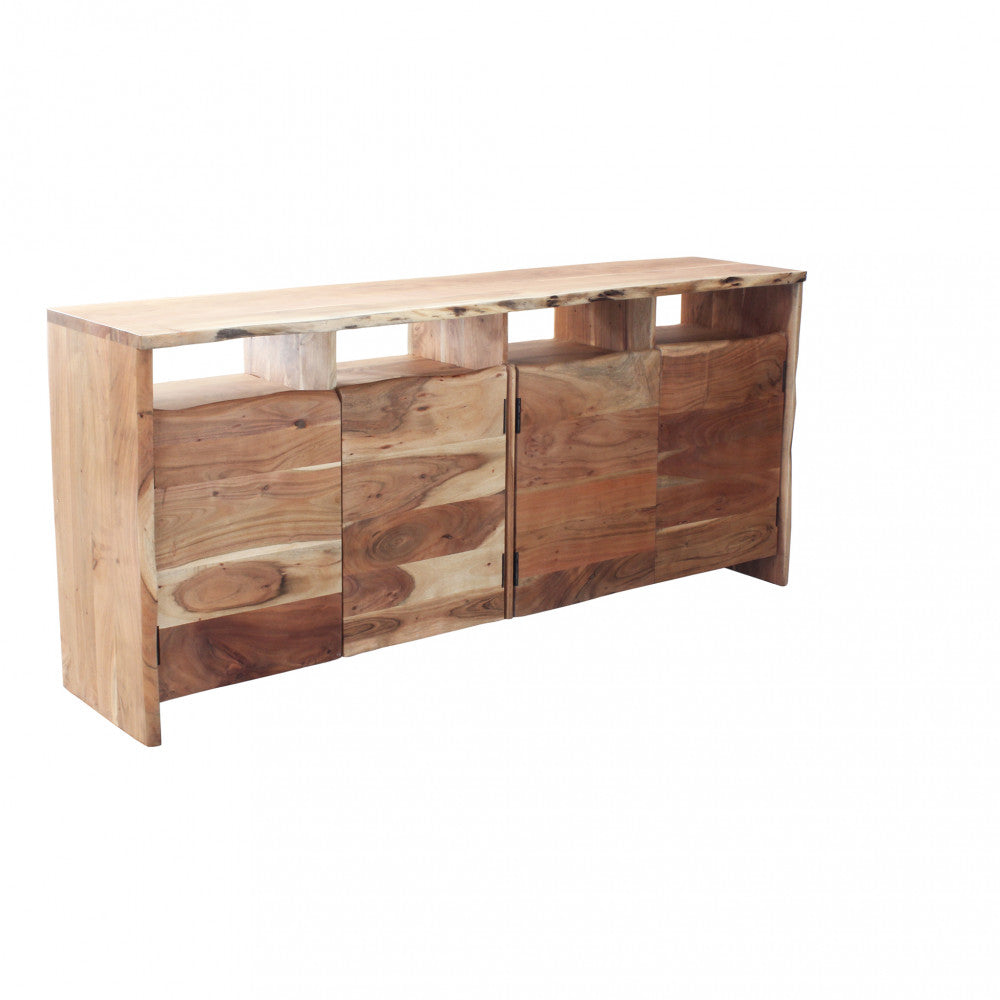 Vista frontale della credenza Byron isolata su sfondo bianco, che mostra le quattro ante in legno massello.