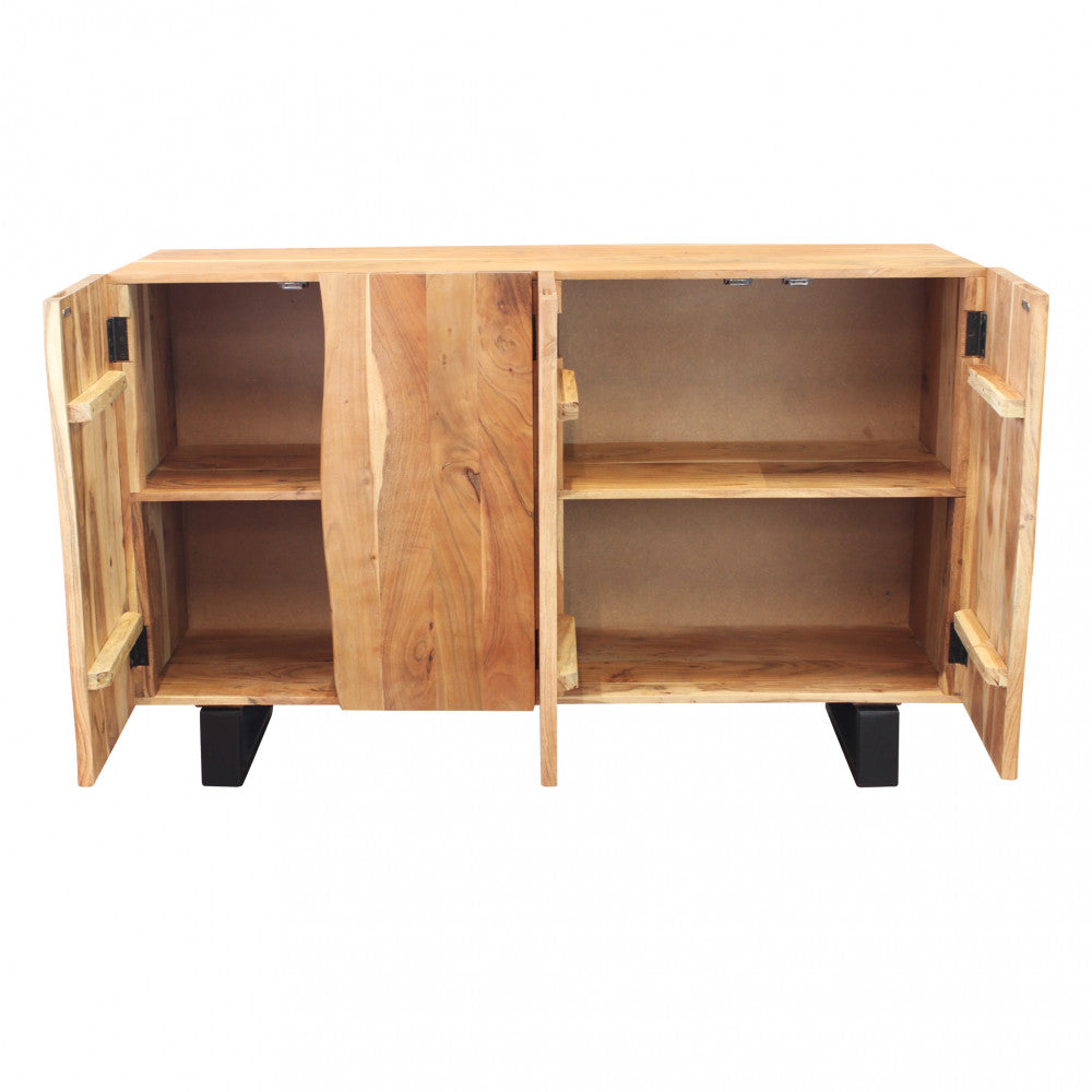 Interno della credenza CAESAR completamente aperto, mostrando la suddivisione degli spazi e la finitura interna.