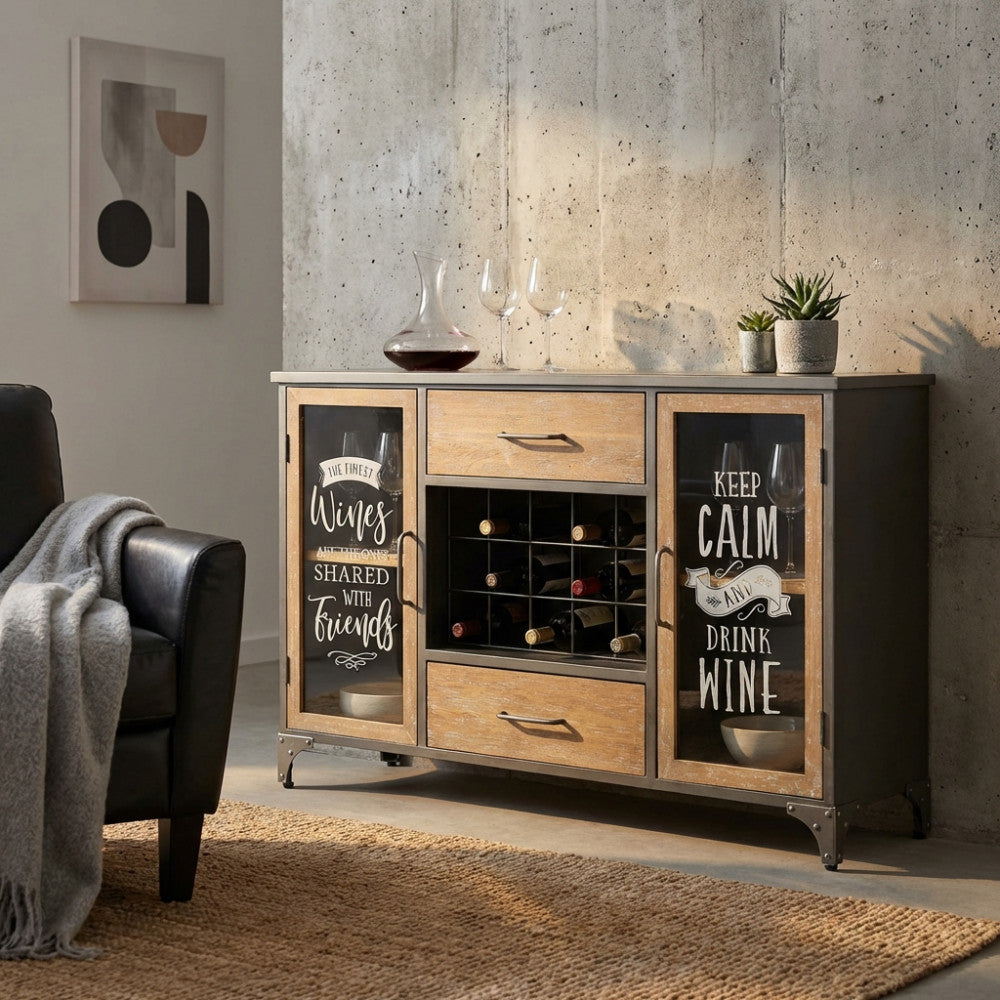 Credenza Christian in acciaio e legno ambientata in un living moderno con poltrona in pelle nera.