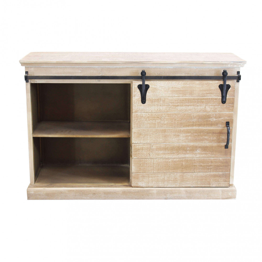 Dettaglio dei ripiani interni della credenza COLUM, ideali per l'organizzazione dello spazio.
