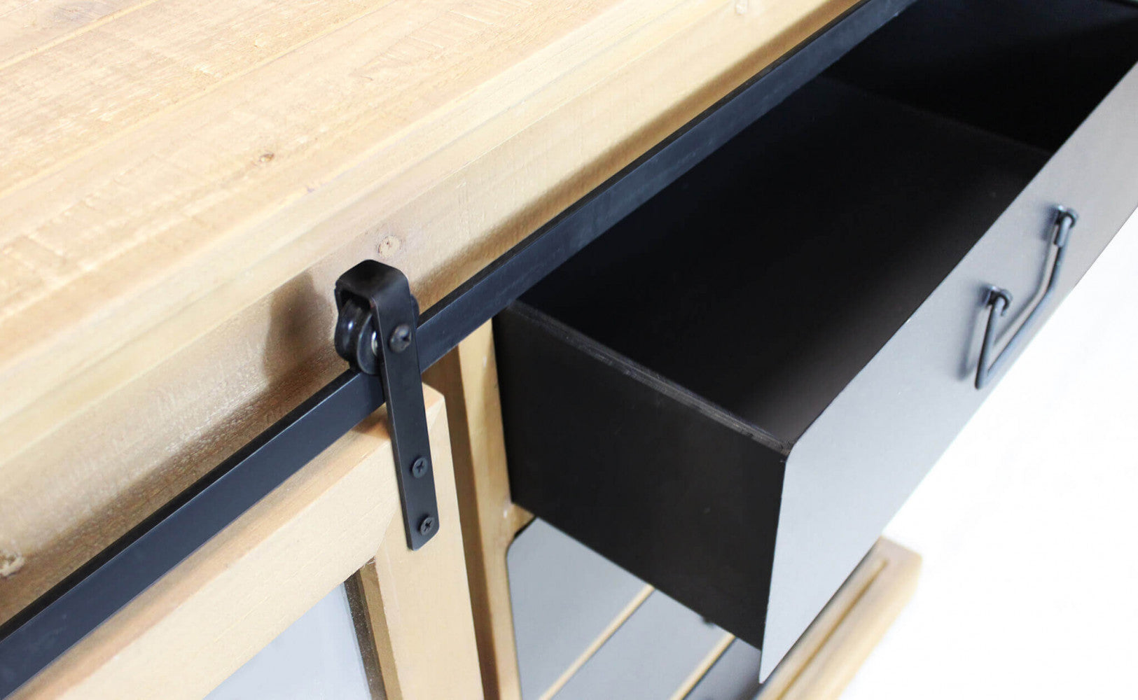 Mobile Cordell credenza in legno marrone e struttura in acciaio nero, stile industriale | Albert Stock