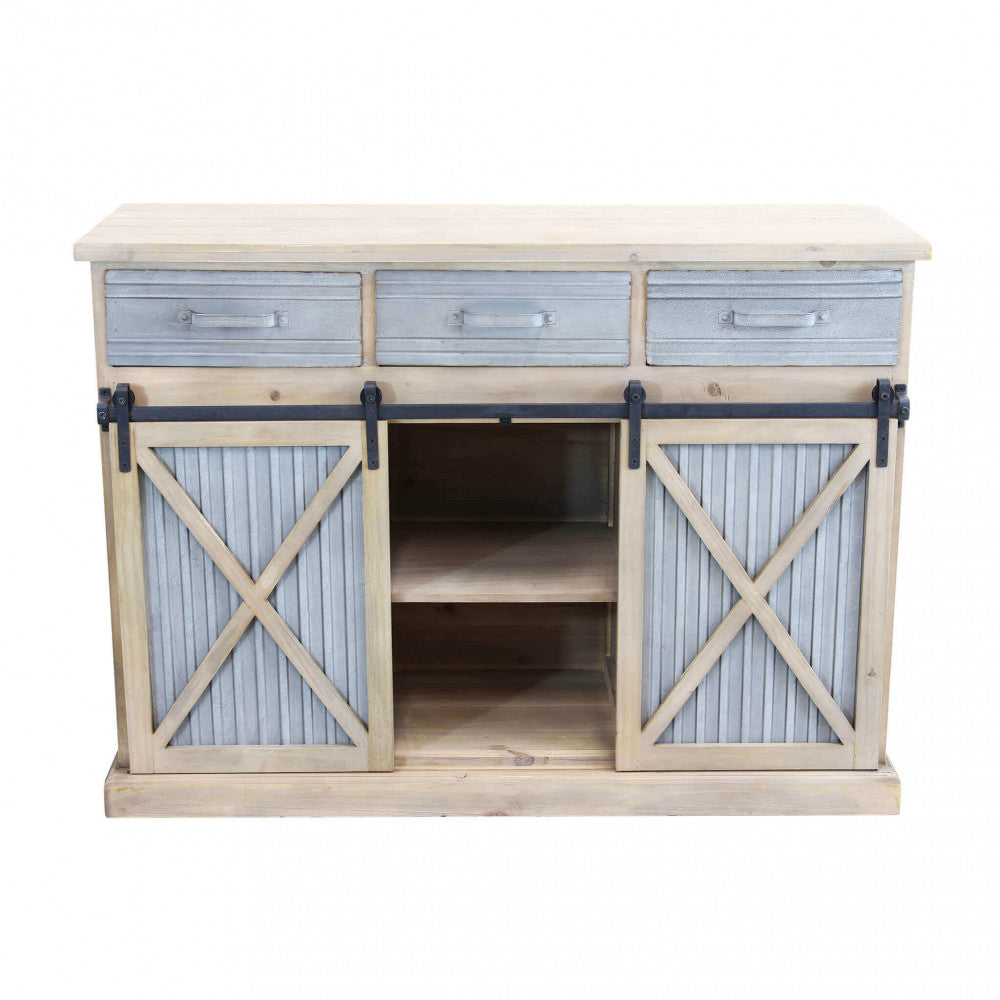 Vista frontale della credenza in legno marrone con tre cassetti superiori e due ante scorrevoli incrociate.